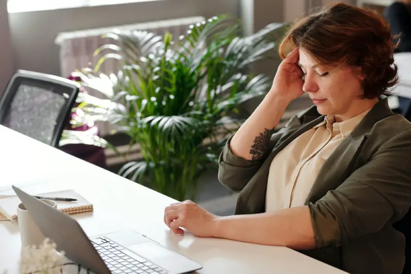 emicrania stress lavoro